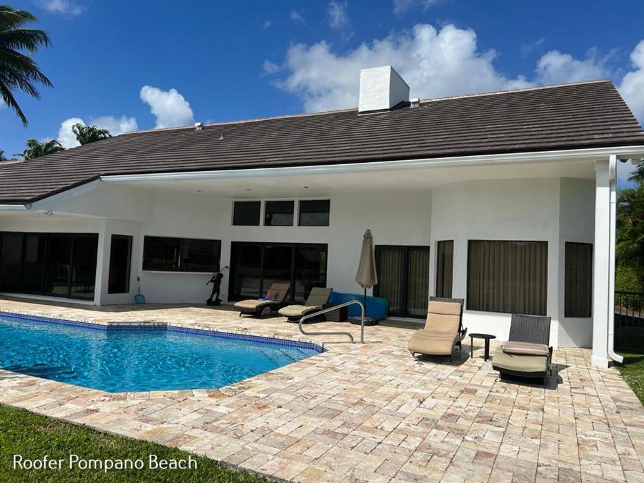 Gomez Roofing and Solar Image