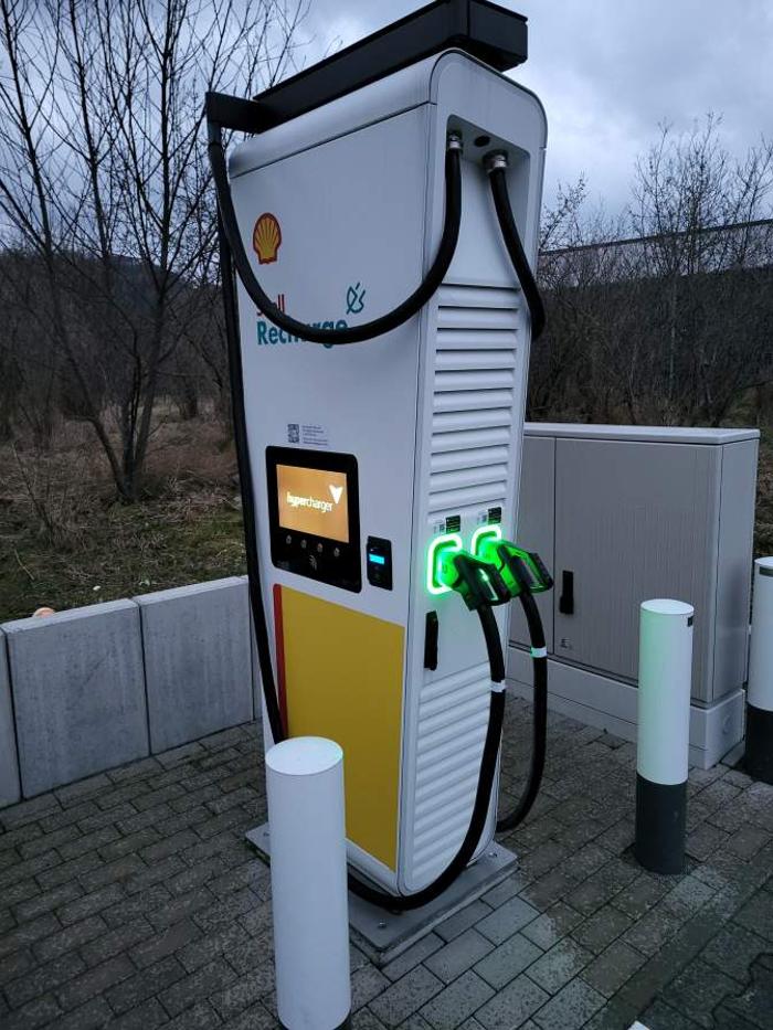 Shell Recharge Charging Station, Waldstraße in Geratal