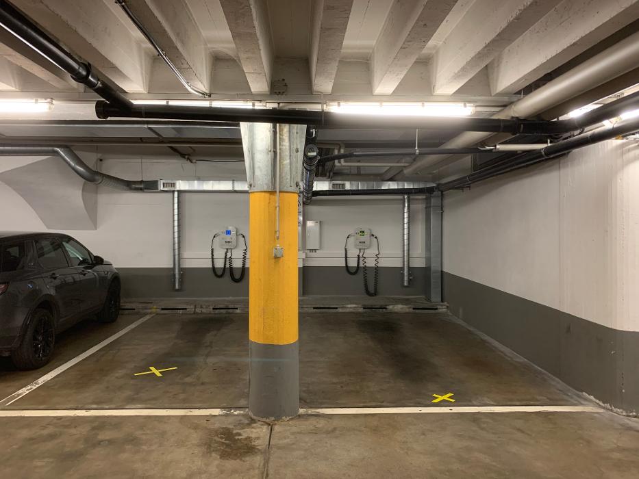 Shell Recharge Charging Station, Nüschelerstrasse in Zürich