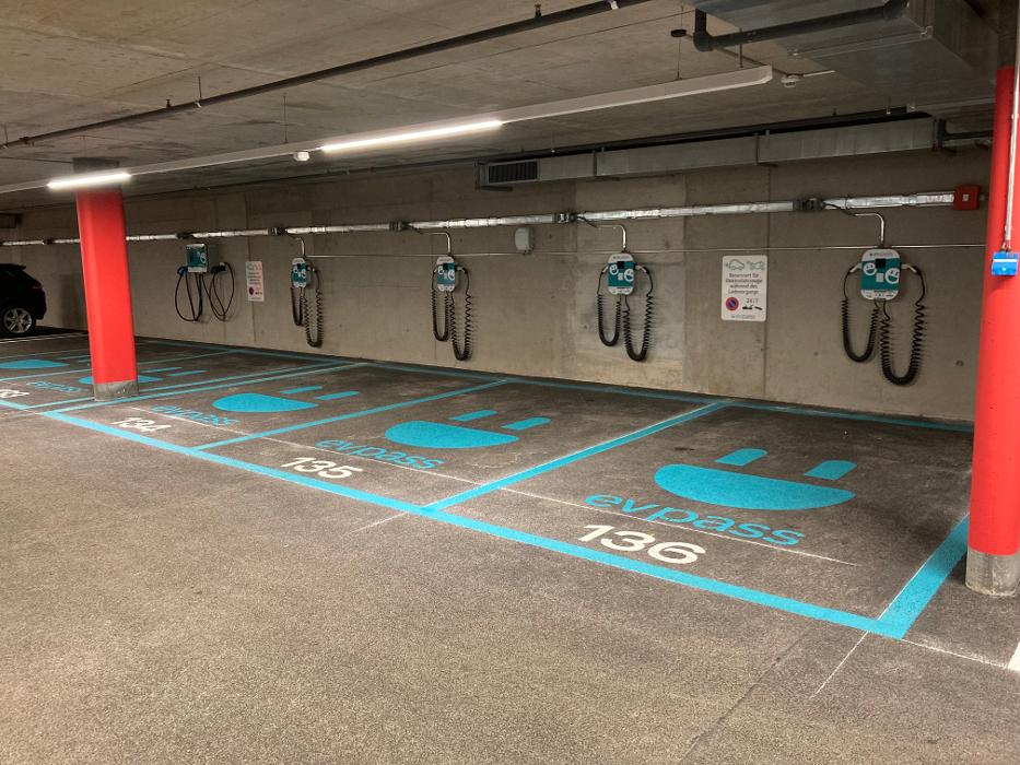 Shell Recharge Charging Station, Vulkanstrasse in Zürich