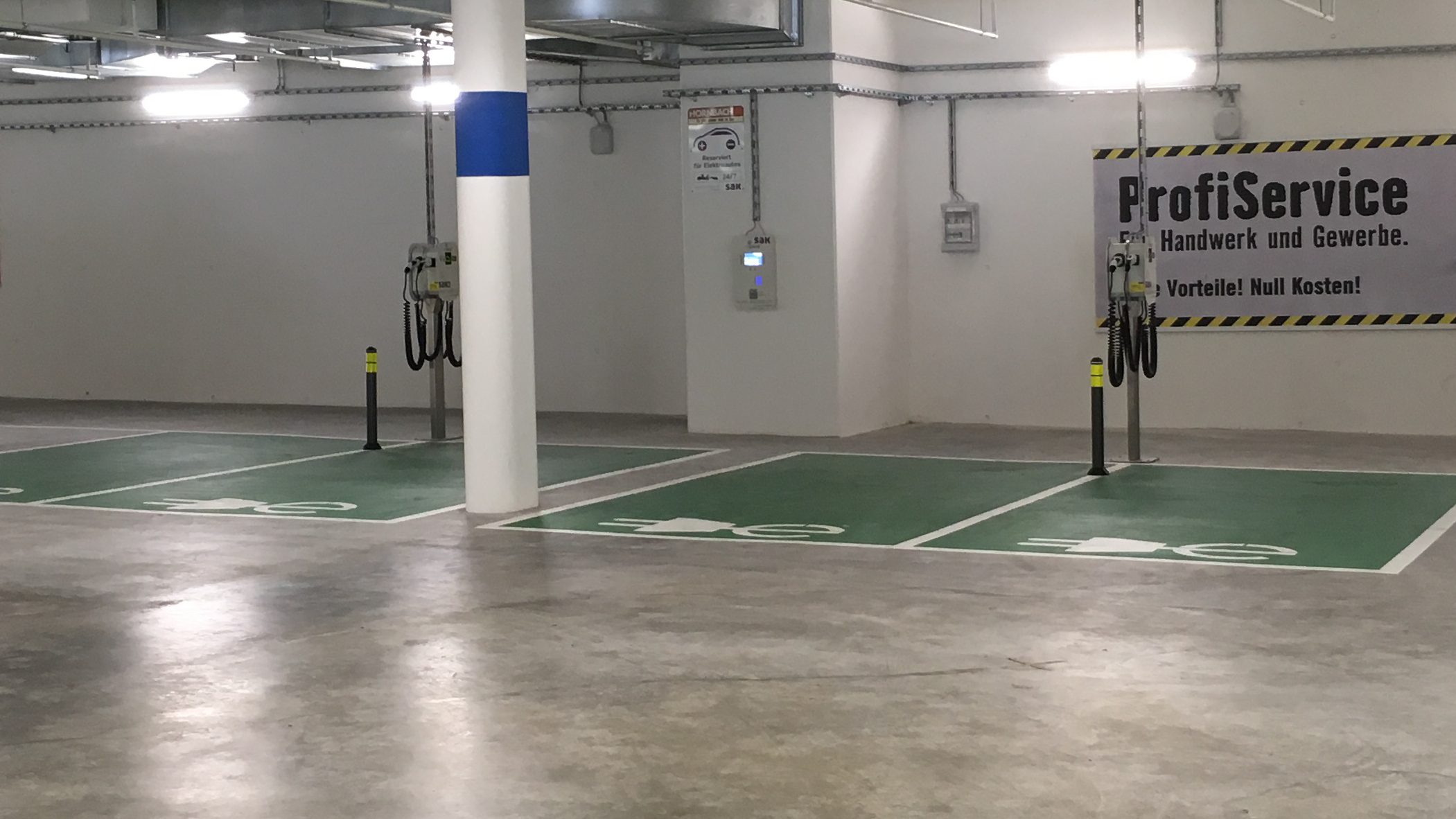 Shell Recharge Charging Station, Obfelderstrasse in Affoltern am Albis