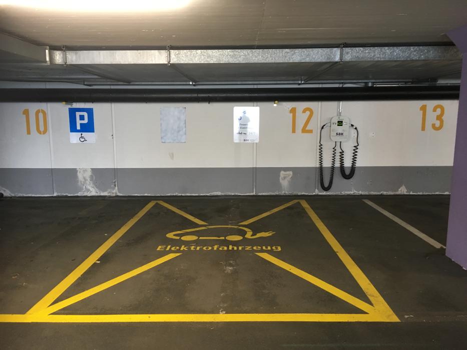 Shell Recharge Charging Station, Dorfstrasse in Amden