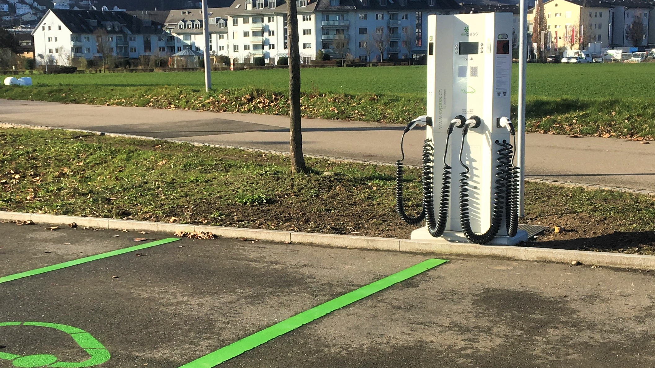 Shell Recharge Charging Station, Sportplatzweg in Stein