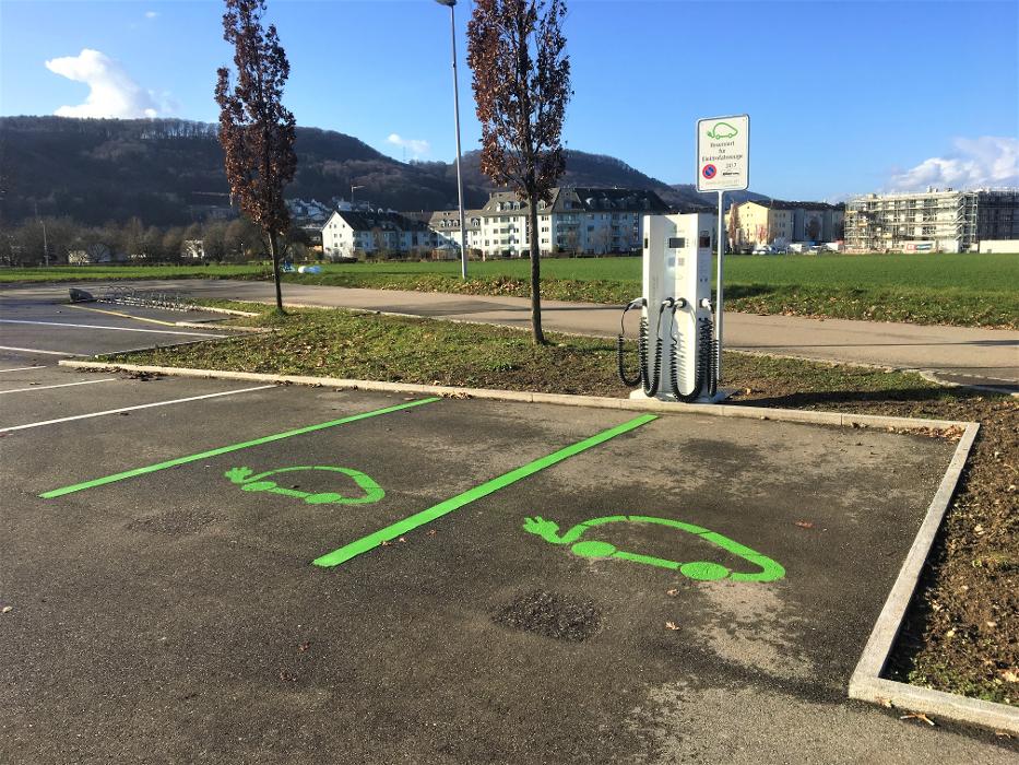 Shell Recharge Charging Station, Sportplatzweg in Stein