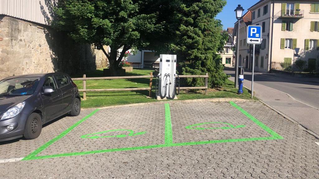 Shell Recharge Charging Station, Place de la Chaussée in Estavayer