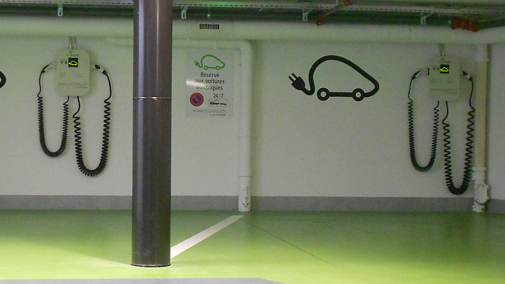 Shell Recharge Charging Station, Rue Neuve in Nyon