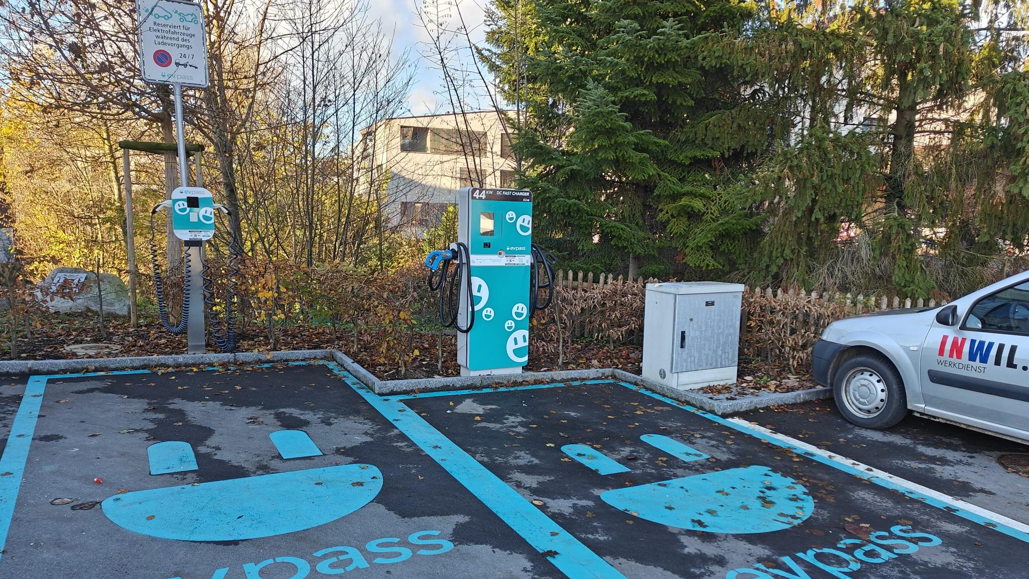 Shell Recharge Charging Station, Ballwilerstrasse in Inwil