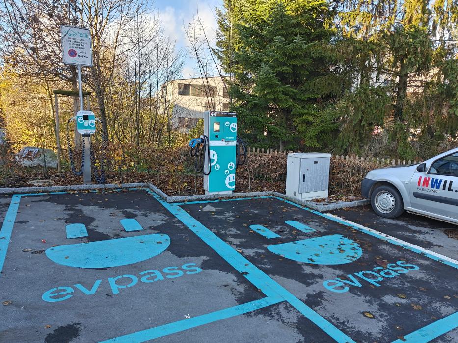 Shell Recharge Charging Station, Ballwilerstrasse in Inwil
