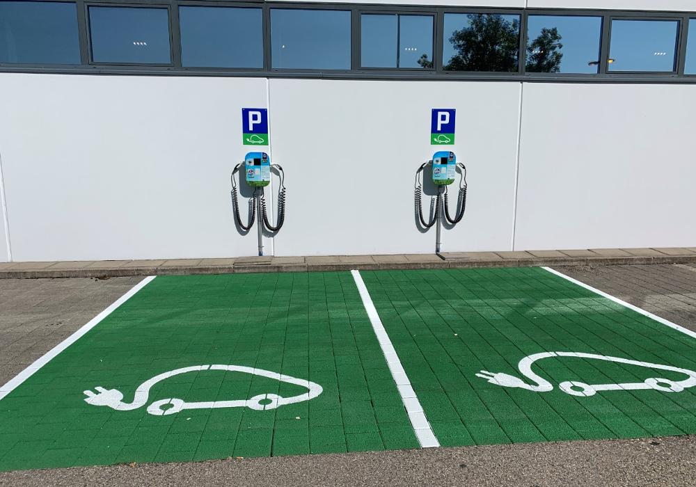 Shell Recharge Charging Station, Wilerstrasse in Kirchberg