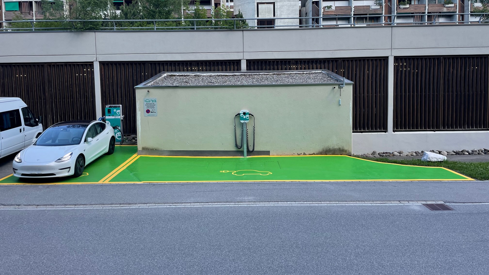 Shell Recharge Charging Station, Dieschen sot in Lenzerheide