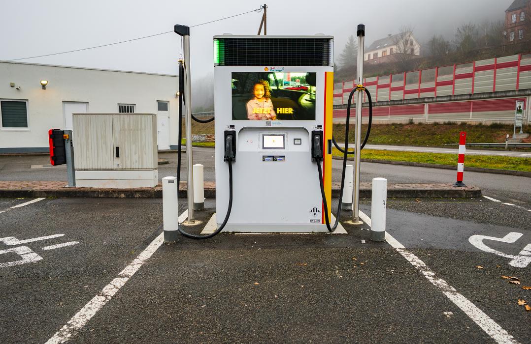 Shell Recharge Charging Station, Kaltenbach in Hinterweidenthal