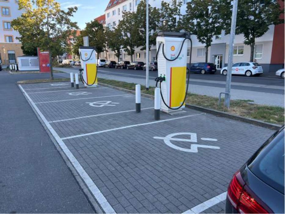 Shell Recharge Charging Station, Glienicker Straße in Berlin