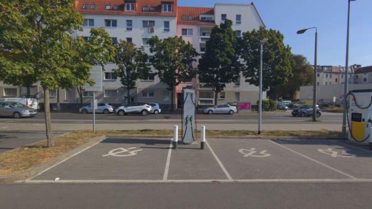 Shell Recharge Charging Station, Glienicker Straße in Berlin