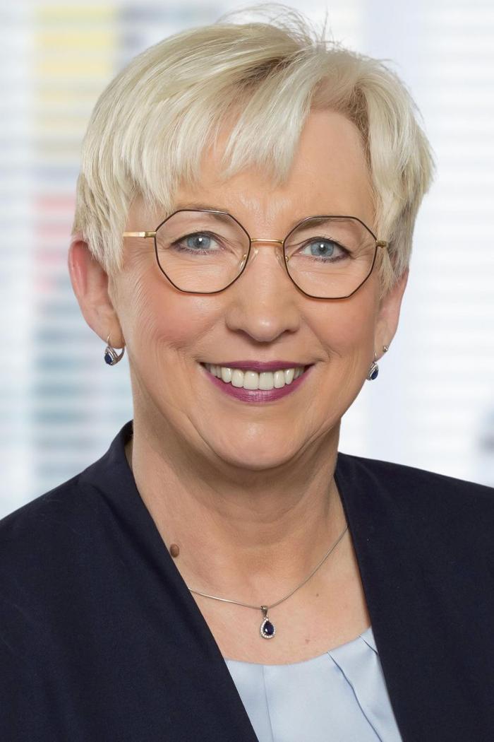 ERGO Versicherung Vera Weyrich, An den Speckenbacher Wiesen in Schiffweiler