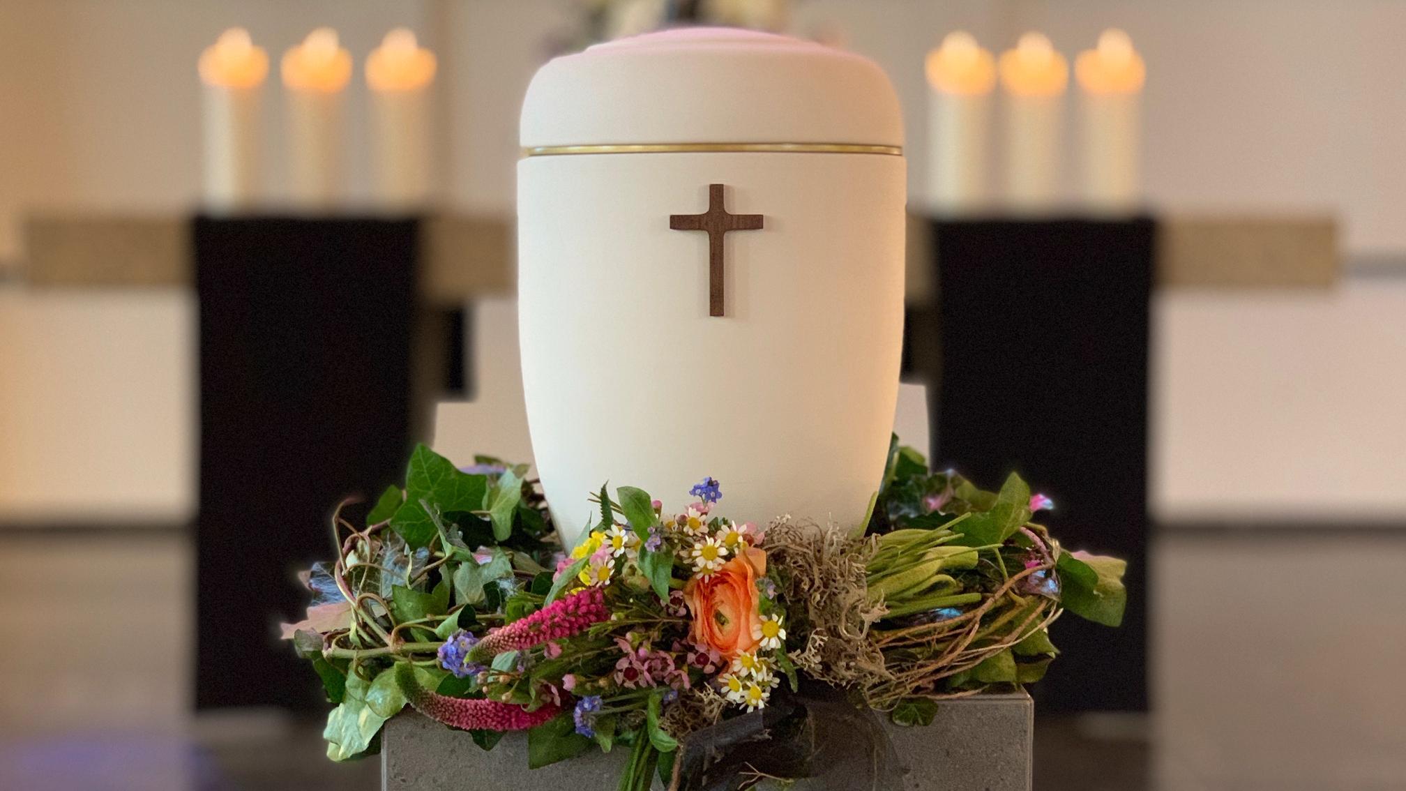 Bestattungen Mayer Lesnick OHG, Paffendorfer Weg in Bergheim