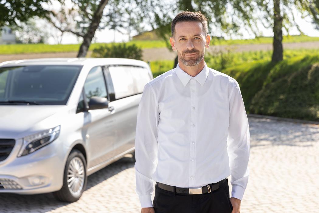 Bestattung Ostermann, Weißes Kreuz in Wiesmath