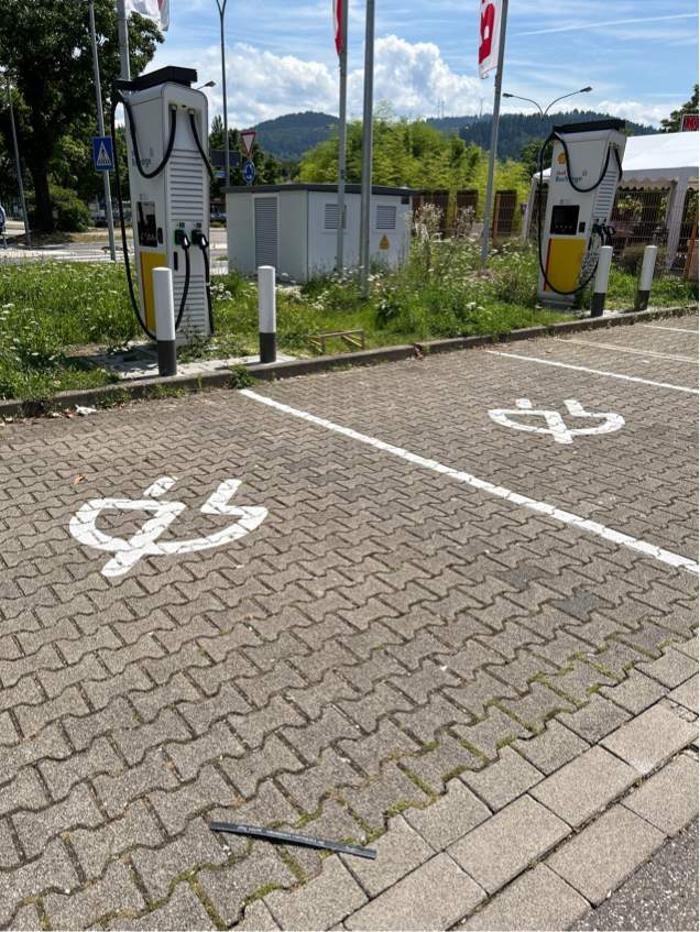 Shell Recharge Charging Station, Tullastraße in Freiburg im Breisgau