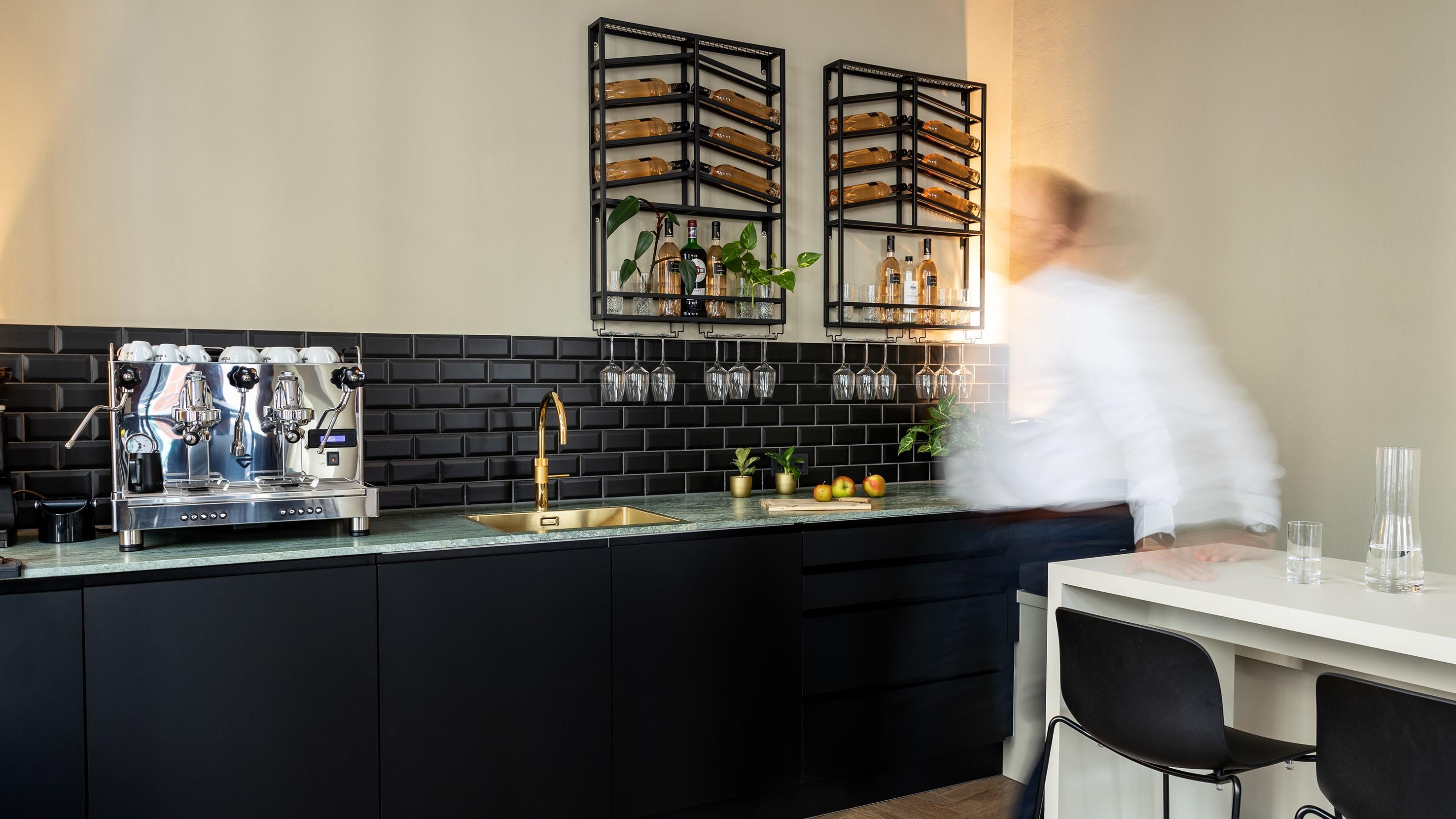 Vianden Die Einrichtung GmbH, Aachener Straße in Köln