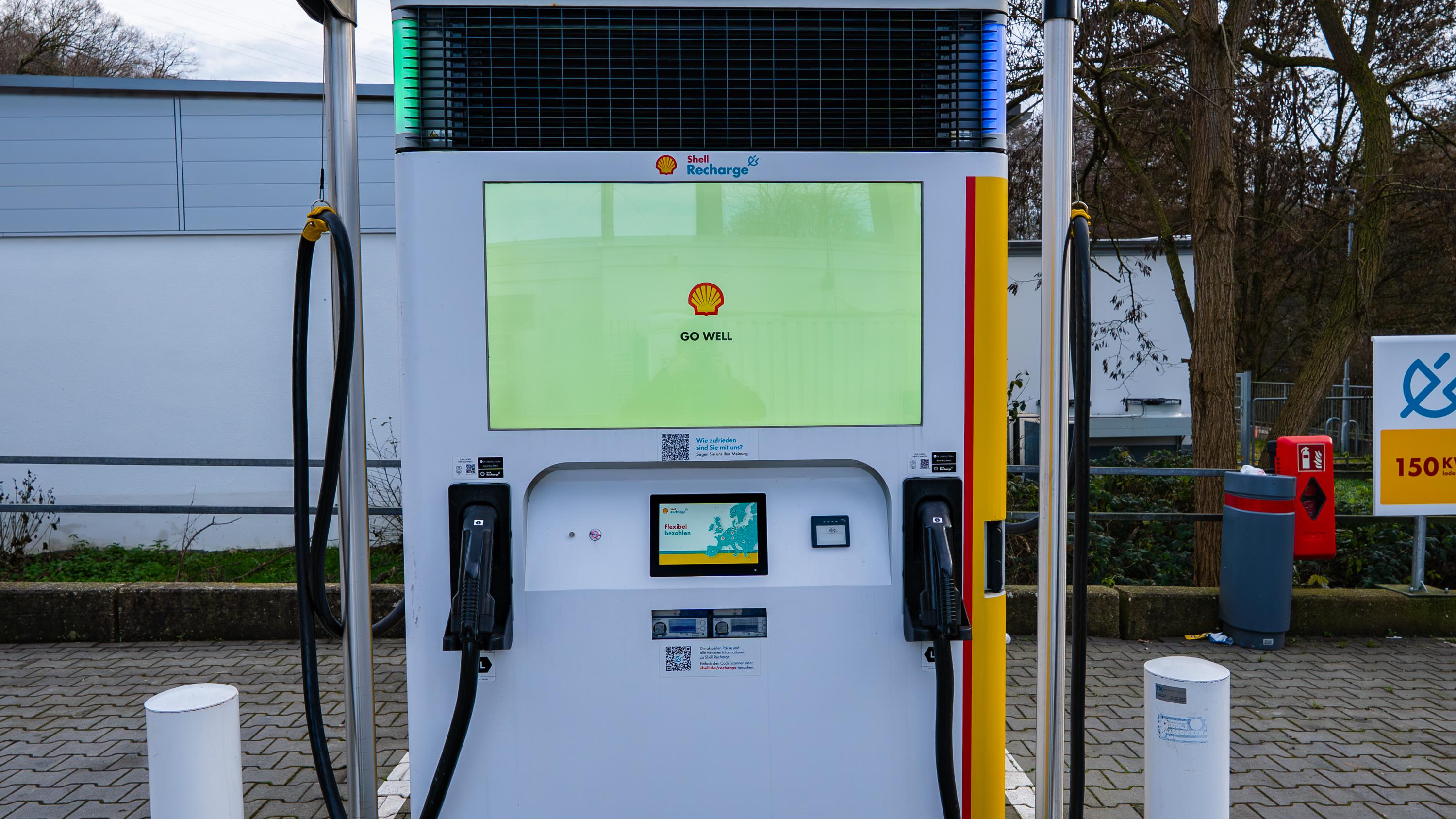 Shell Recharge Charging Station, Provinzialstraße in Saarbrücken