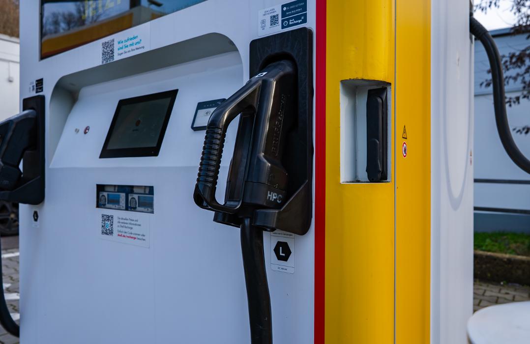 Shell Recharge Charging Station, Provinzialstraße in Saarbrücken