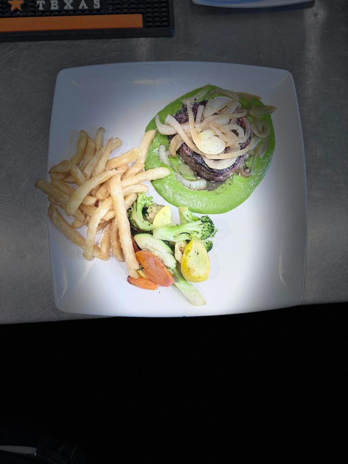 Yellow Brix Restaurant Image