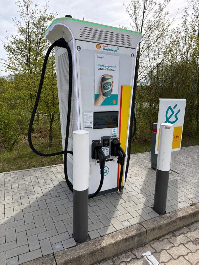 Shell Recharge Charging Station, Ronneburger Straße in Gera
