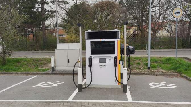 Shell Recharge Charging Station, Marienfelder Chaussee in Berlin