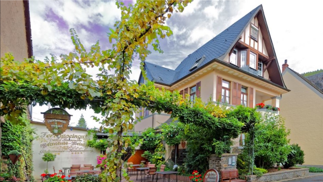 Villa Hausmann - Urlaubsweingut bei Cochem an der Mosel, Neustraße in Ellenz-Poltersdorf