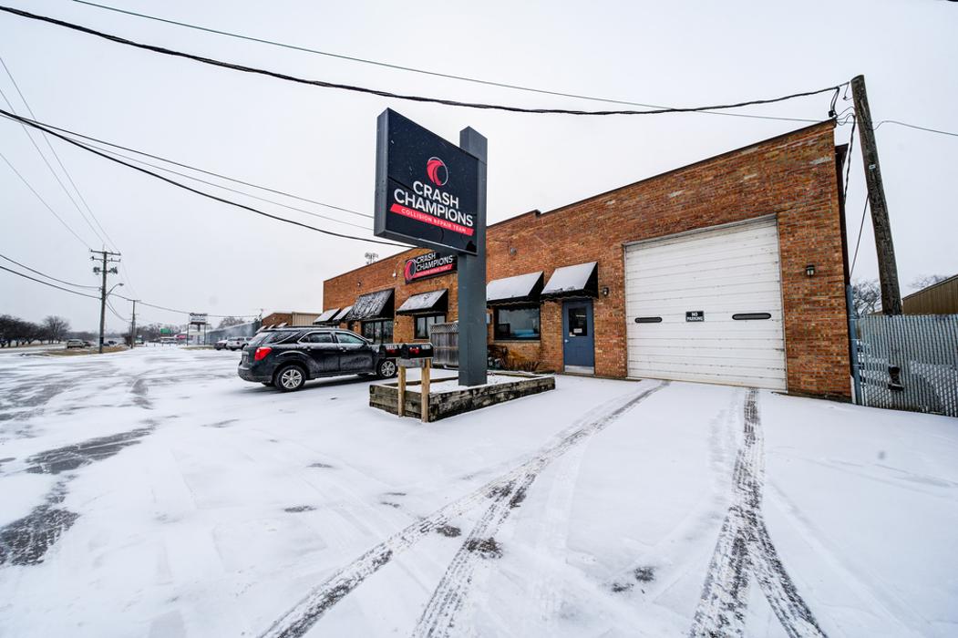 Crash Champions Collision Repair Mchenry - Lakemoor, IL
