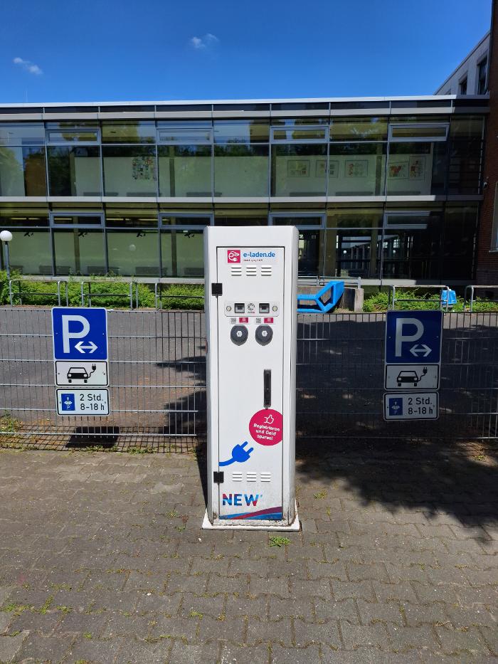 NEW Energie-Ladestation, Ostwall in Grevenbroich