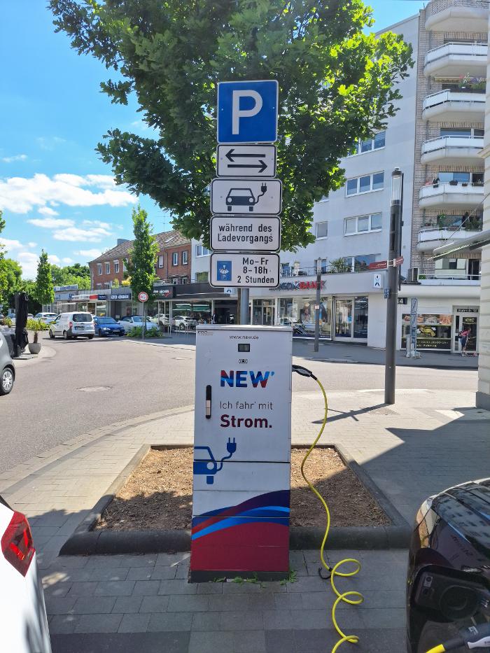 NEW Energie-Ladestation, Bahnstraße in Grevenbroich