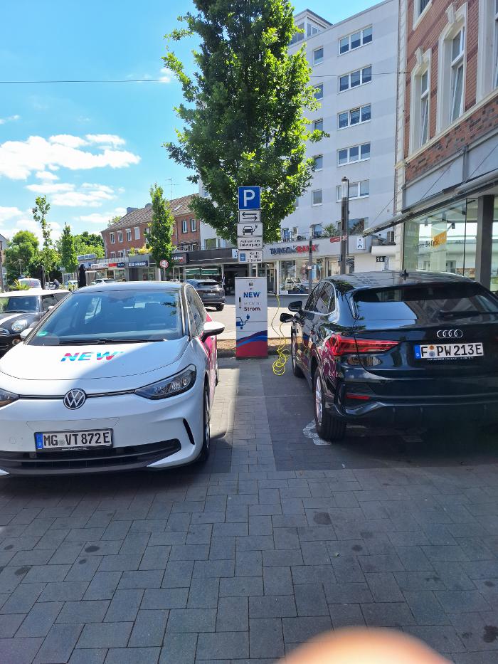 NEW Energie-Ladestation, Bahnstraße in Grevenbroich