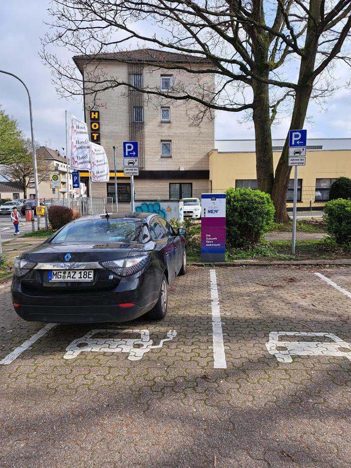 NEW Energie-Ladestation, Giesenkirchener Straße in Mönchengladbach