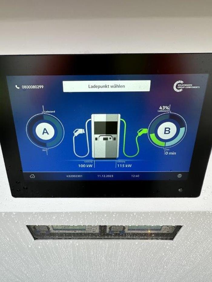 Shell Recharge Charging Station, Robert-Sitter-Straße in Lambach