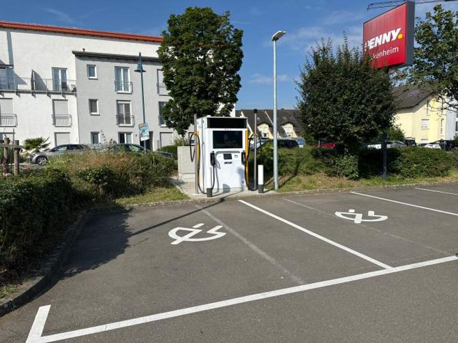 Shell Recharge Charging Station, Max-Planck-Straße in Hockenheim