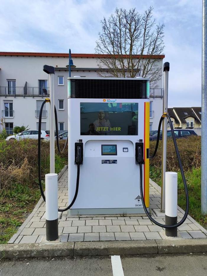 Shell Recharge Charging Station, Max-Planck-Straße in Hockenheim