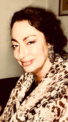 Stelly Voyante Medium Pure artiste du spectacle