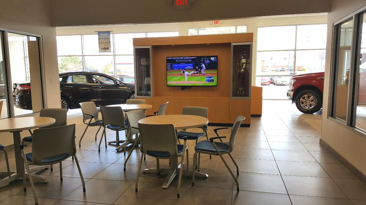 Sharpnack Ford - Willard, OH