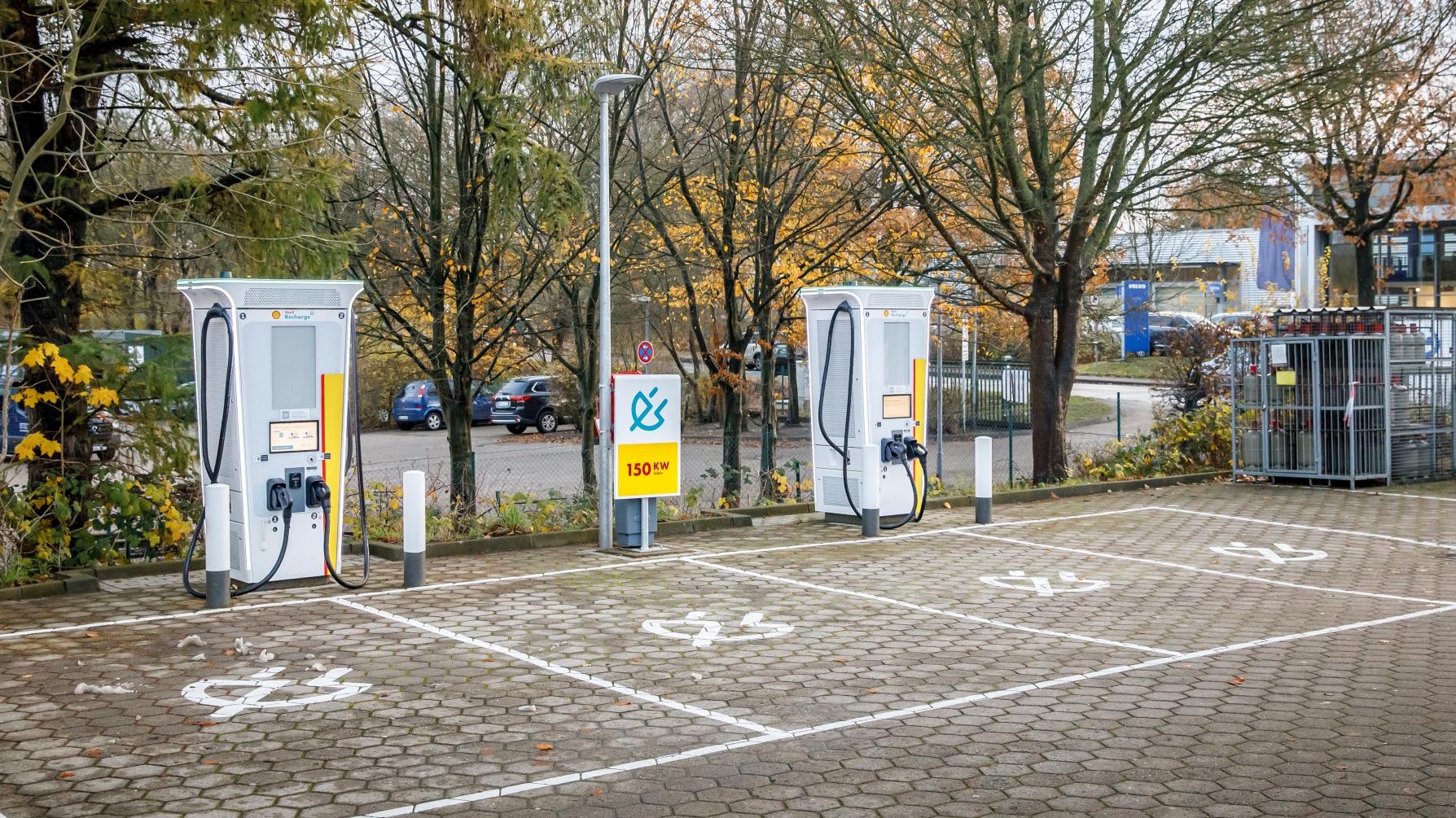 Shell Recharge Charging Station, Rellinger Straße in Pinneberg