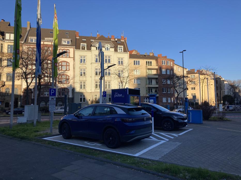 Aral pulse Ladestation, Riehler Straße in Köln