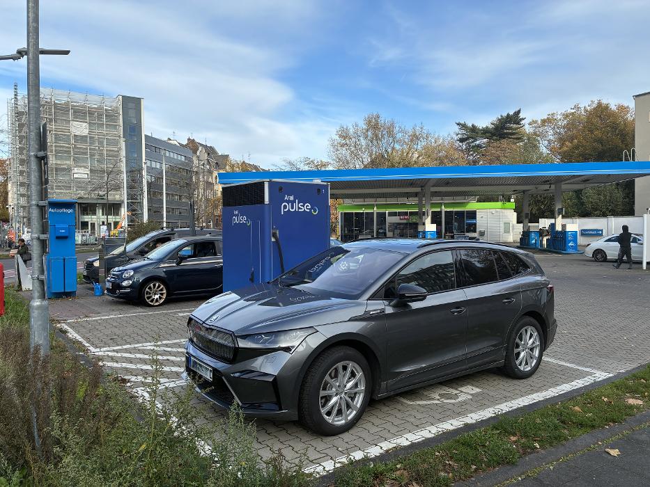 Aral pulse Ladestation, Riehler Straße in Köln