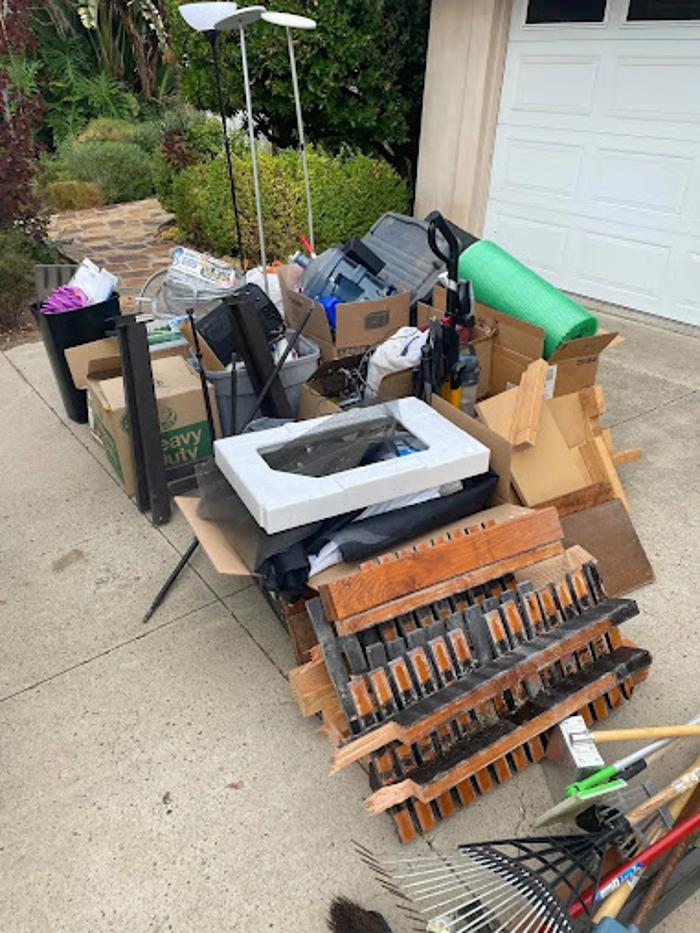 1-833-DAT-JUNK JUNK REMOVAL - Newport Beach, CA