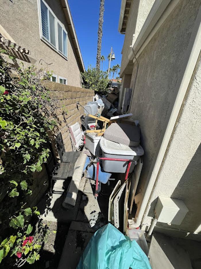 1-833-DAT-JUNK JUNK REMOVAL - Newport Beach, CA