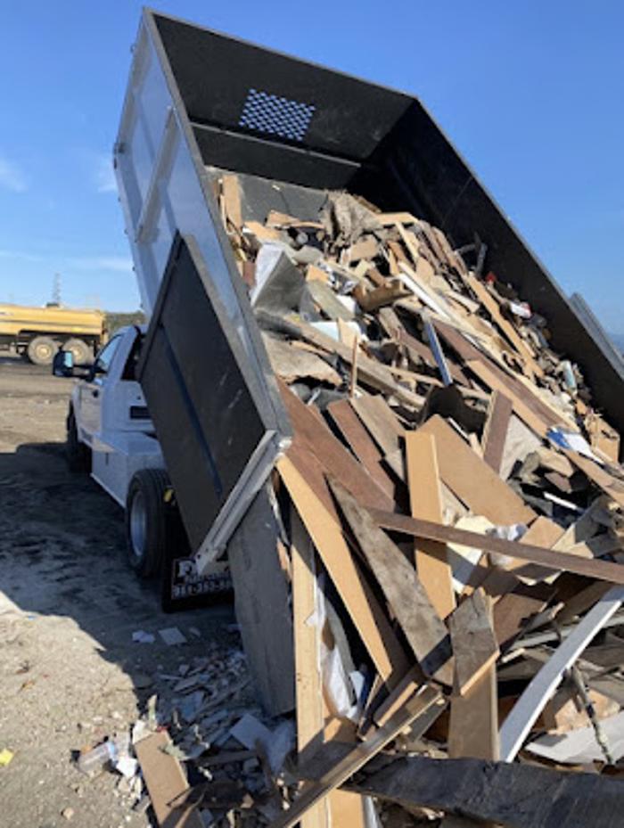 1-833-DAT-JUNK JUNK REMOVAL - Newport Beach, CA