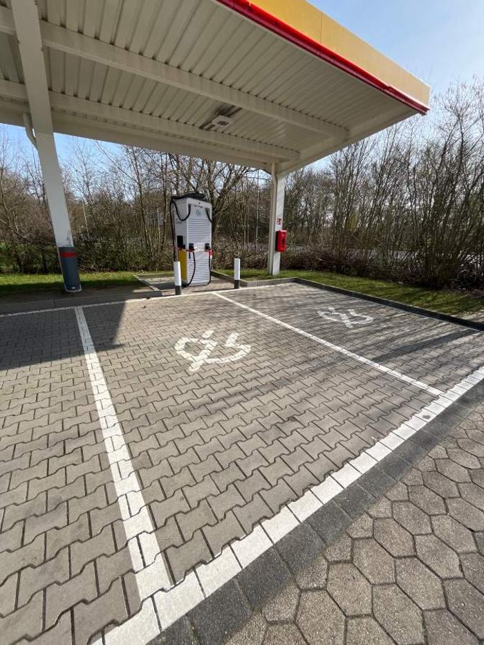 Shell Recharge Charging Station, Heinrich-Hertz-Straße in Monheim am Rhein