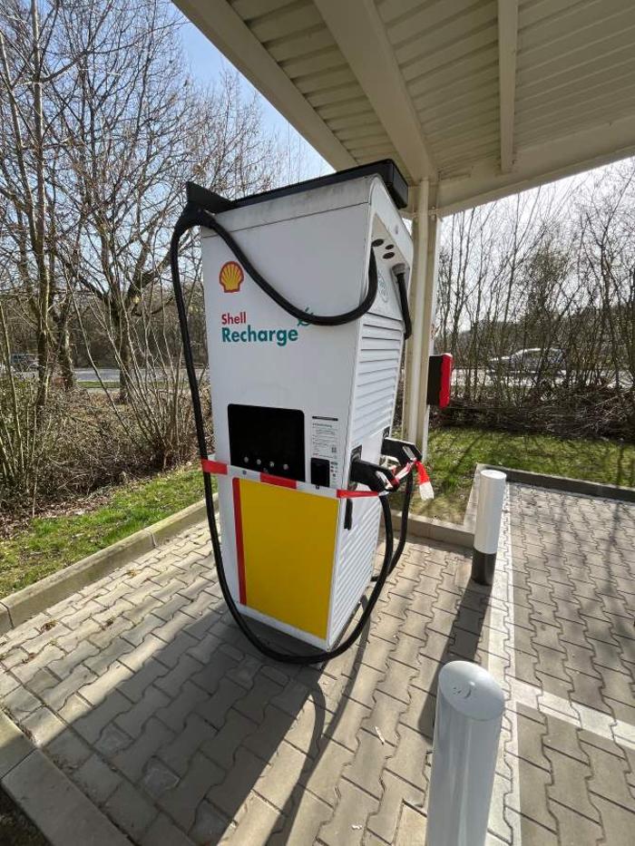 Shell Recharge Charging Station, Heinrich-Hertz-Straße in Monheim am Rhein