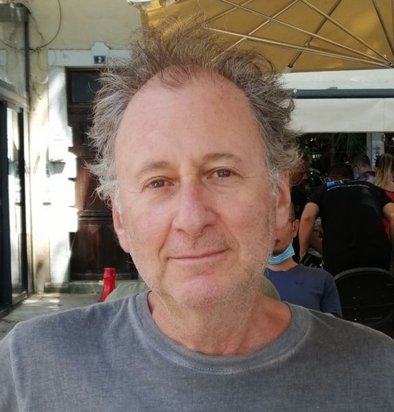 Raduszynski Ivan soins hors d'un cadre réglementé