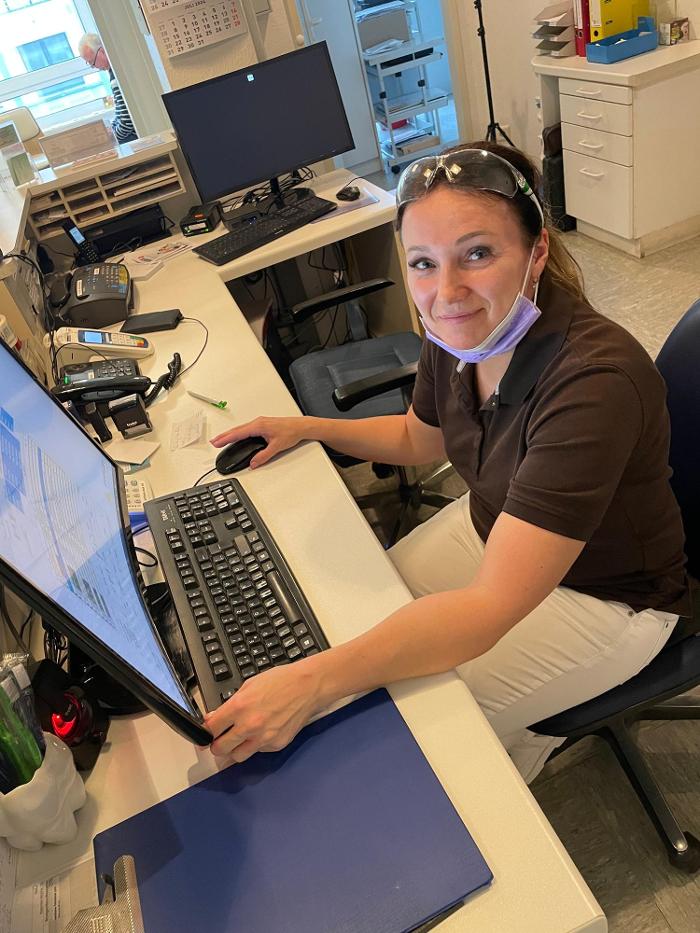 Zahnarztpraxis Willi Junemann, Koloniestraße in Duisburg