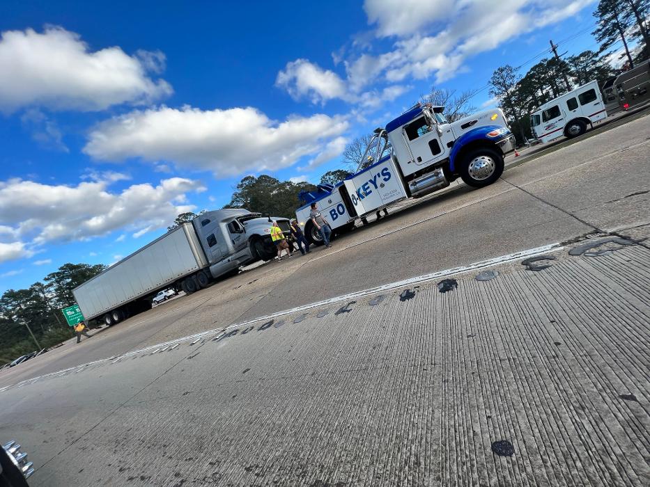 Boo-Key's Wrecker Service - Hessmer, LA