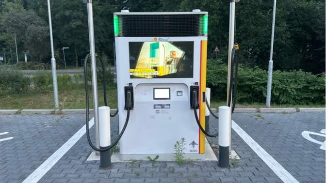 Shell Recharge Charging Station, Lindenallee in Hoppegarten